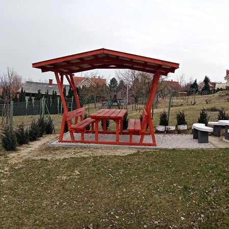 Karesz Nyaralohaz Villa Zalakaros Luaran gambar